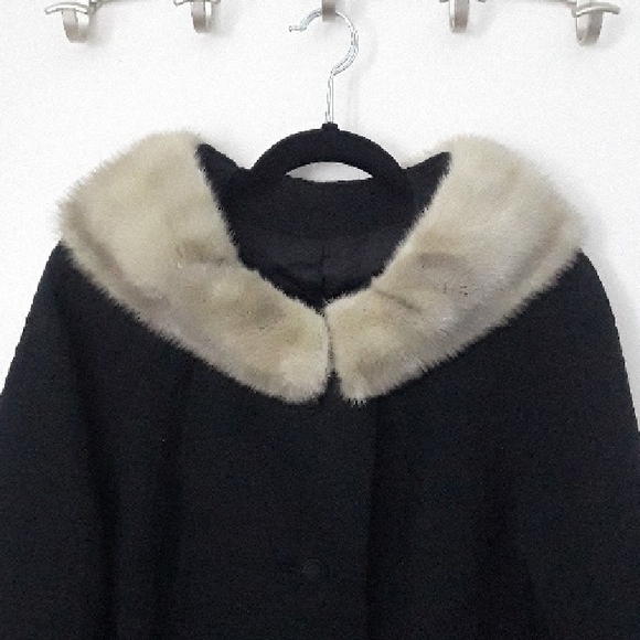 Vintage Black Wool Coat with Real Fur Collar, S, Luxury Made in England - Picture 4 of 9